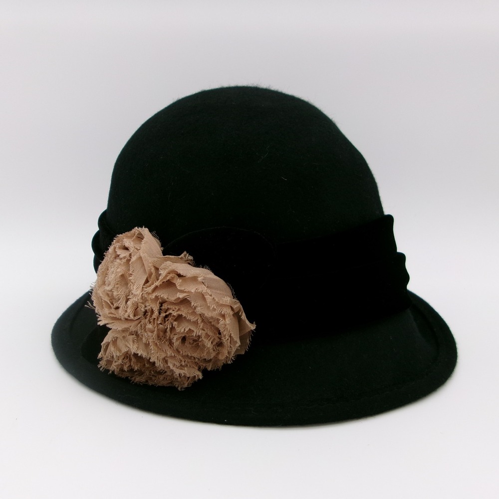 Scala Pronto Black Wool Felt Cloche Hat Velvet Band Tan Flower One Size L242P16